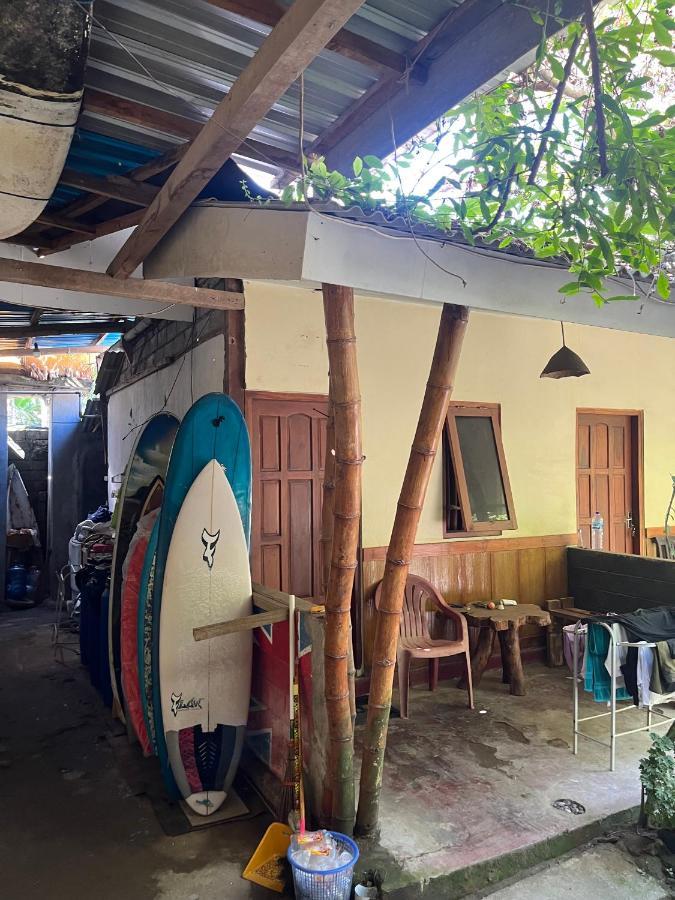 Апартаменты Big Daddy'S Surfcamp Pasanggaran Экстерьер фото