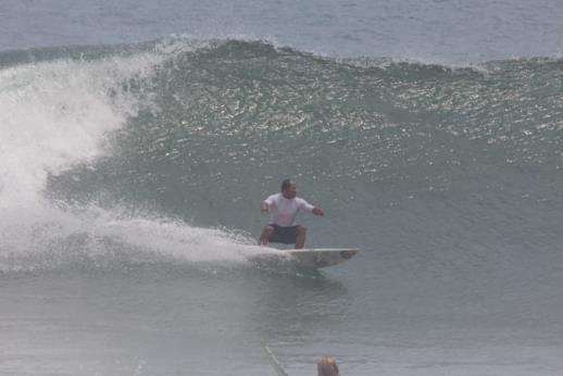 Апартаменты Big Daddy'S Surfcamp Pasanggaran Экстерьер фото