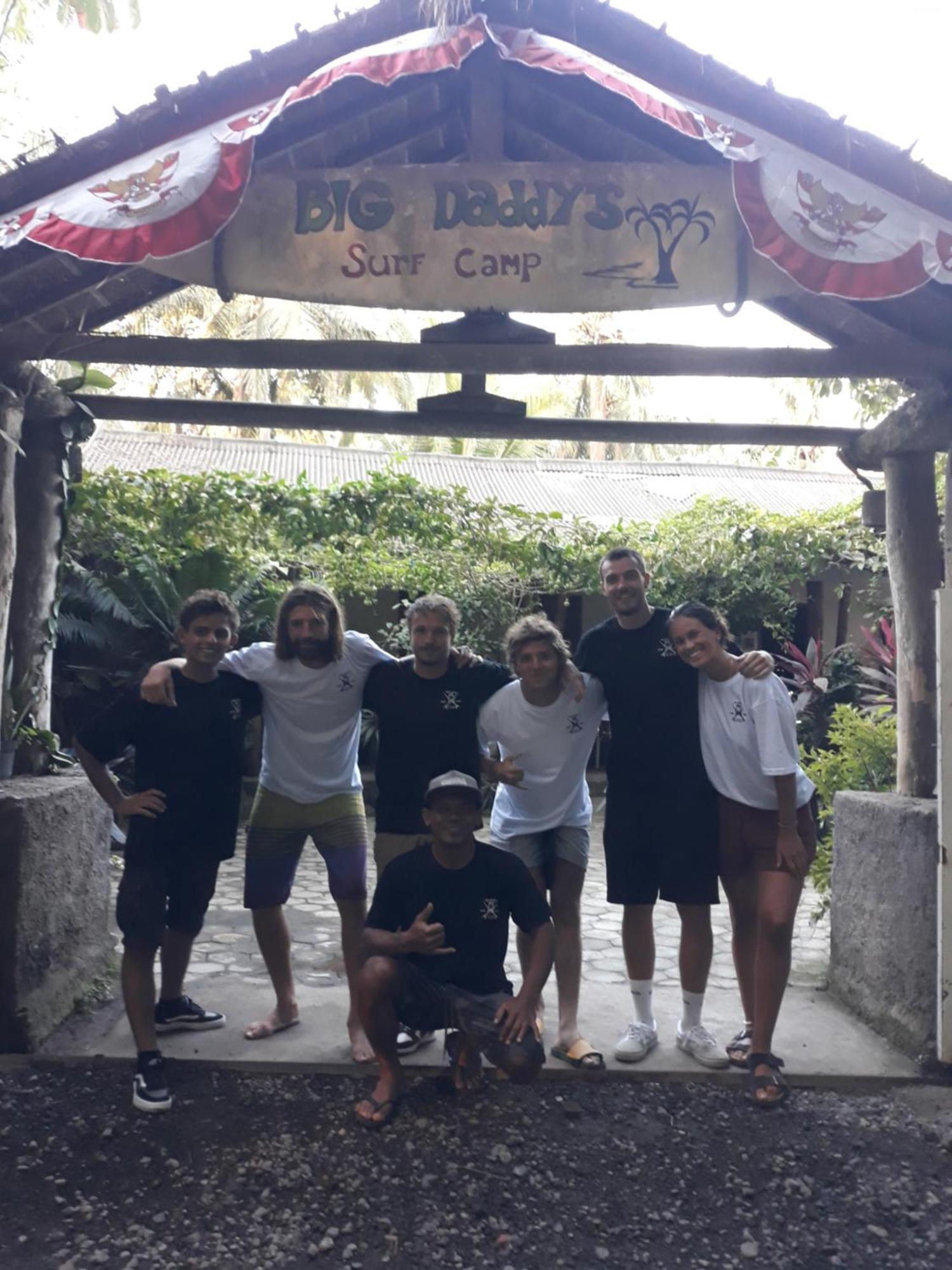 Апартаменты Big Daddy'S Surfcamp Pasanggaran Экстерьер фото